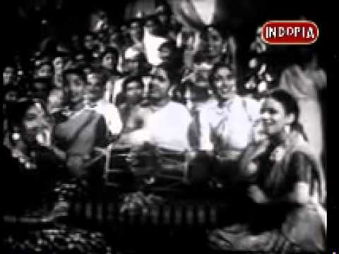 Nazar Lag Jaaye Na - Song Cover Image