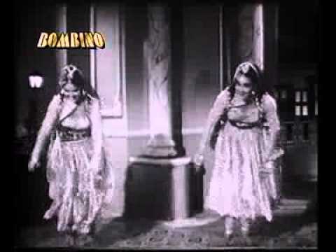 Nikla Hai Gora Gora Chaand - Song Cover Image
