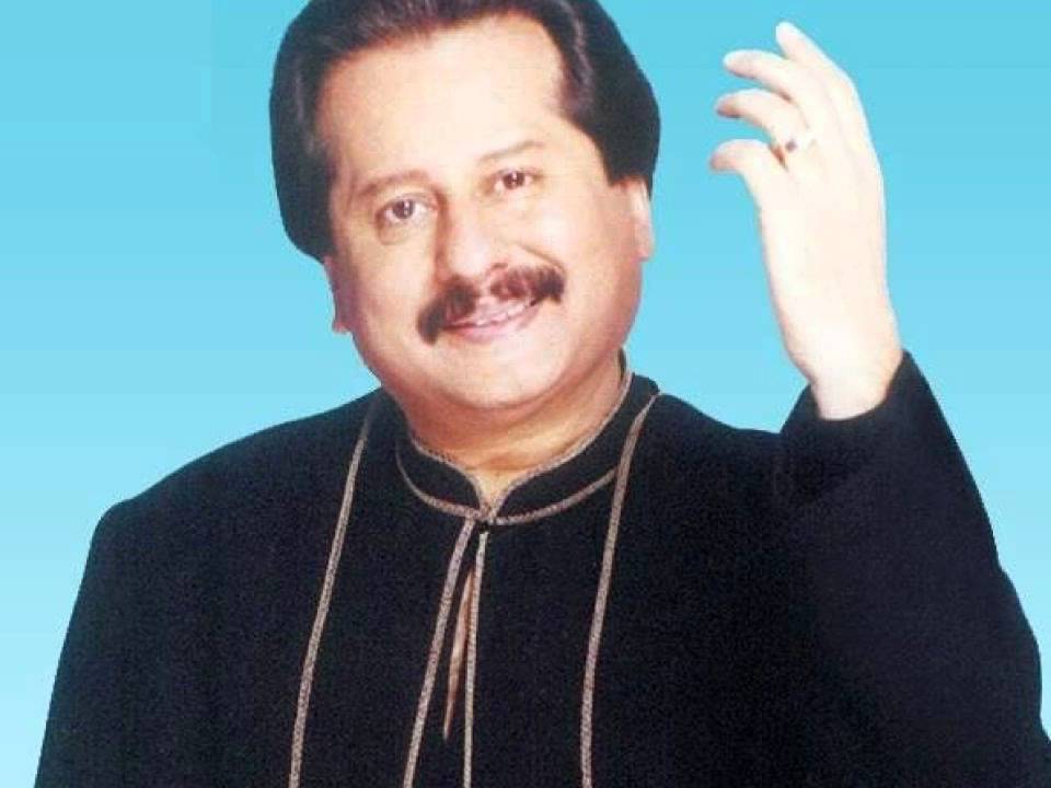Kis Pe Jaan Dijiye - Song Cover Image