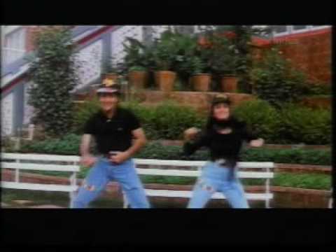 Kah Do To Sari Duniya Mein - Song Cover Image