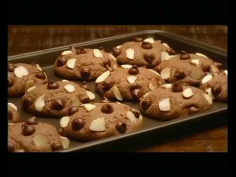 Golden Bakery Ka Maja - Song Cover Image