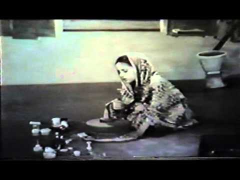 Aurat Ek Kahaani Maiyya - Song Cover Image
