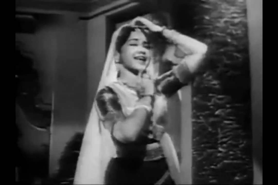 Mat Kholo Ghunghat Pat - Song Cover Image