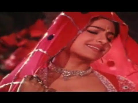 Gore Gore Paon Mein - Song Cover Image