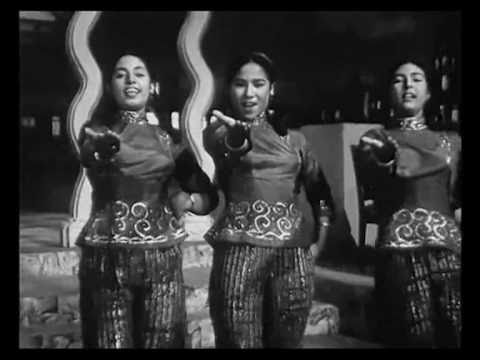 Aaye Ho To Dekh Lo Duniya Zara - Song Cover Image