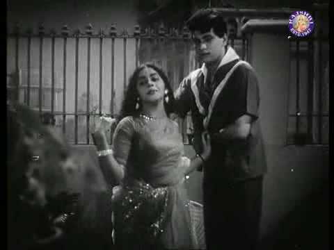 Khuli Khuli Zulfon Ko - Song Cover Image