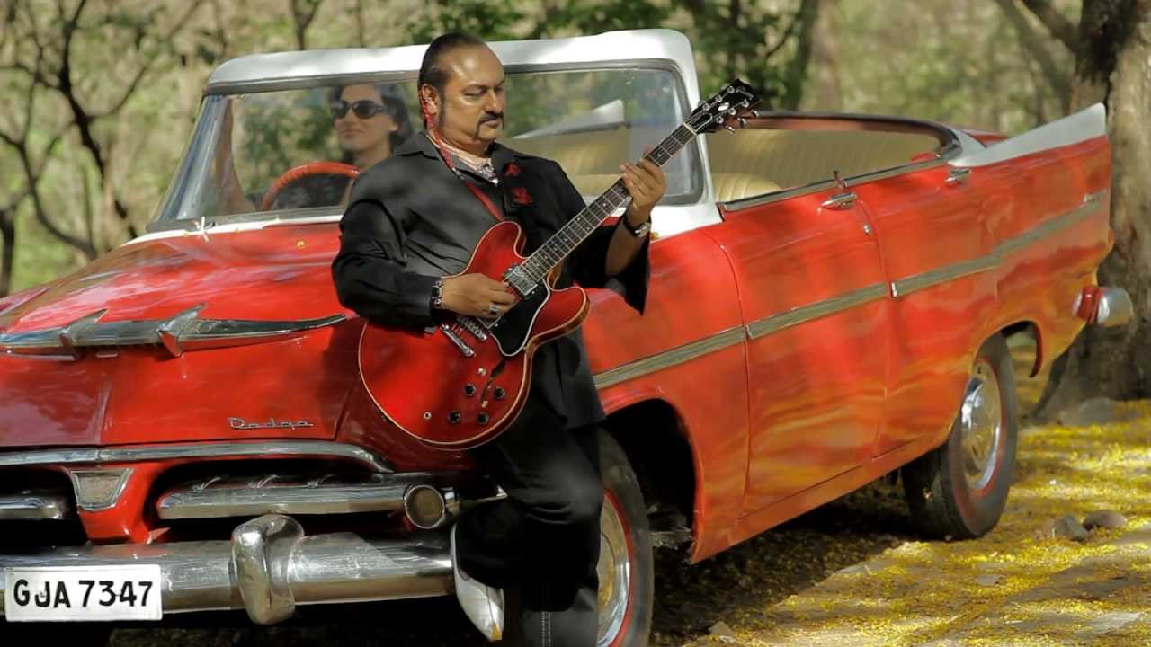 Tanha Sa Hoon (Title) - Song Cover Image