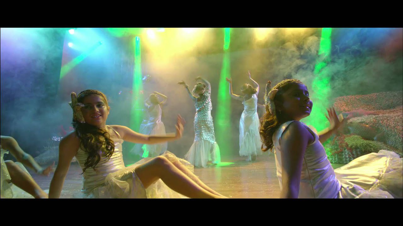 Neeli Neeli Khili Khili Si Duniya - Song Cover Image