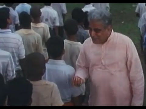 Hamari Hi Muthi Mein - Song Cover Image